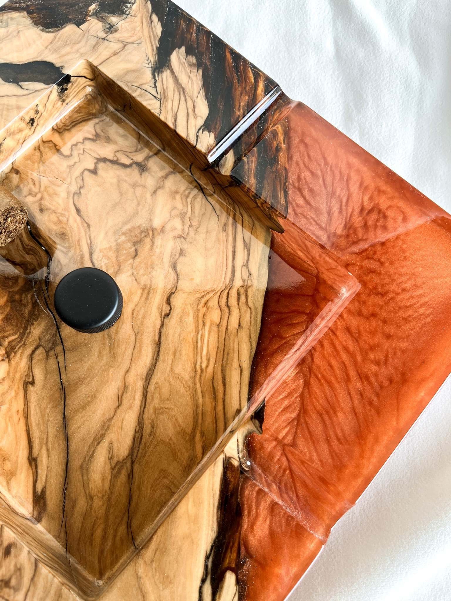 Puro Küllüğü - Turuncu Epoksi ve Zeytin Ağacı ile Özel Tasarım resmi